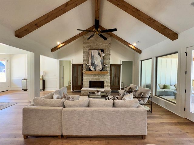 1024 Williams Creek Drive, Benton, AR 72019