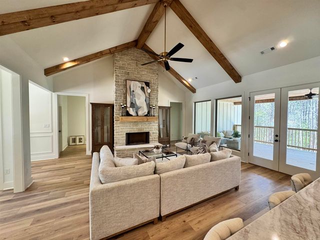 1024 Williams Creek Drive, Benton, AR 72019