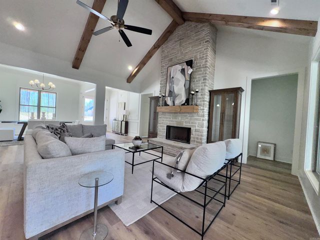 1024 Williams Creek Drive, Benton, AR 72019