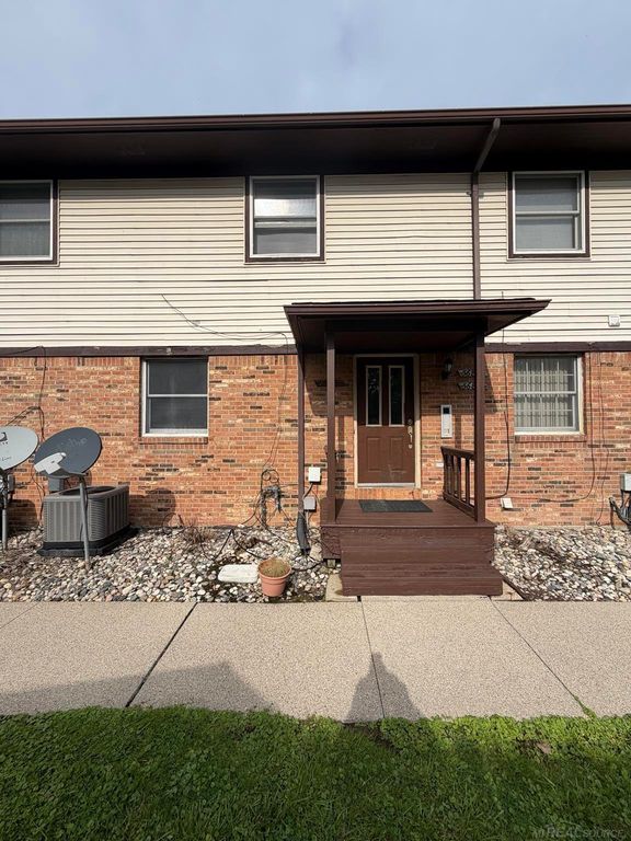 36839 Brewster Lane, New Baltimore, MI 48047
