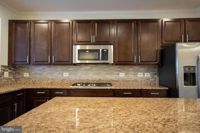 8024 CAYZER LN, Gainesville, VA 20155