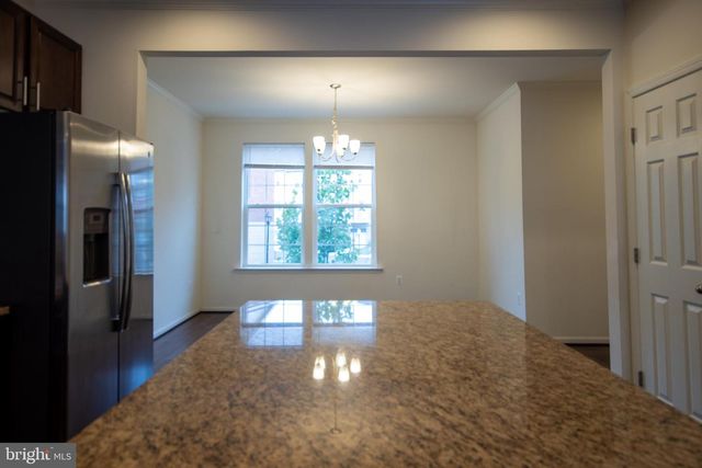 8024 CAYZER LN, Gainesville, VA 20155