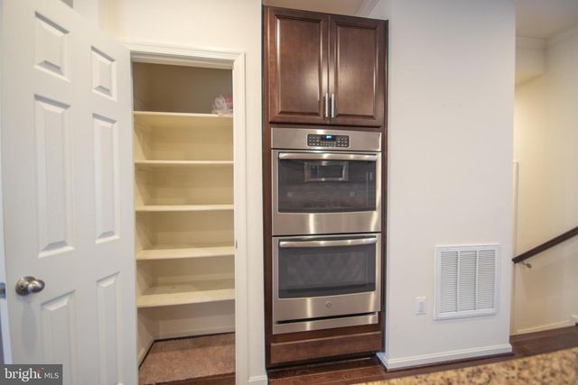 8024 CAYZER LN, Gainesville, VA 20155