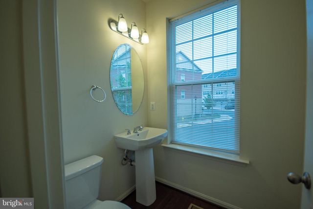 8024 CAYZER LN, Gainesville, VA 20155