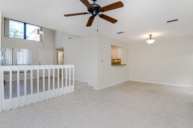 363 W Camino Real 4, Boca Raton, FL 33432