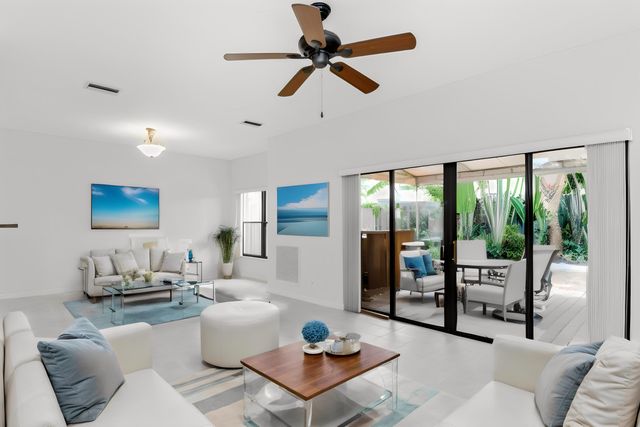 363 W Camino Real 4, Boca Raton, FL 33432