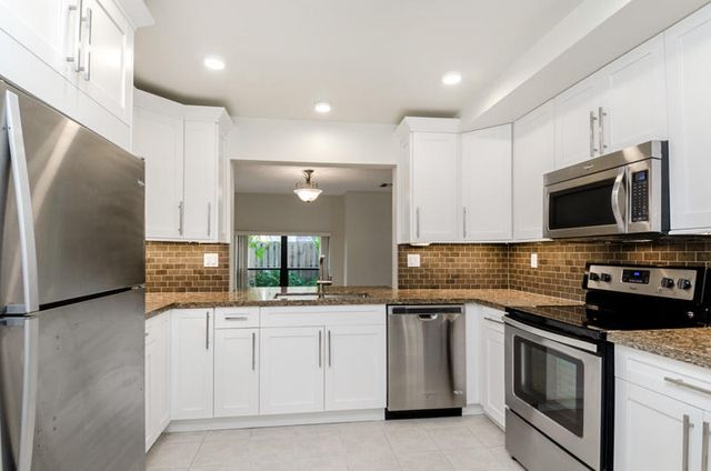 363 W Camino Real 4, Boca Raton, FL 33432