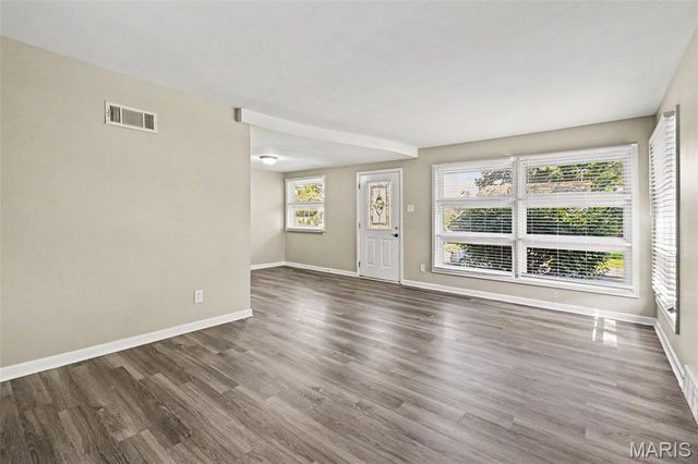 30 Saint Edward Lane, Florissant, MO 63033