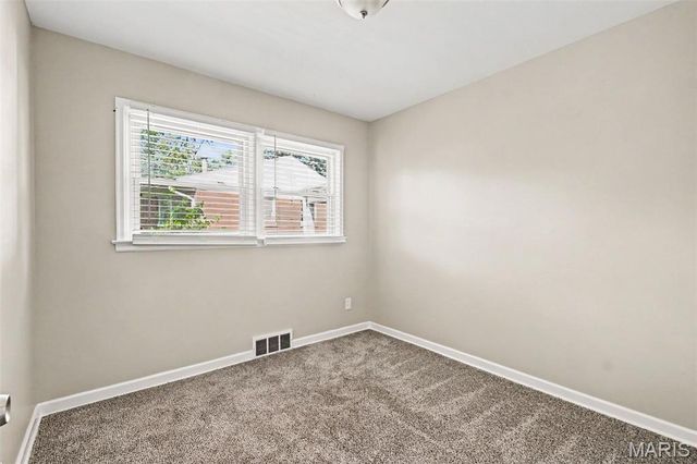 30 Saint Edward Lane, Florissant, MO 63033