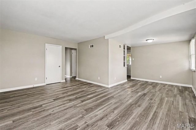 30 Saint Edward Lane, Florissant, MO 63033