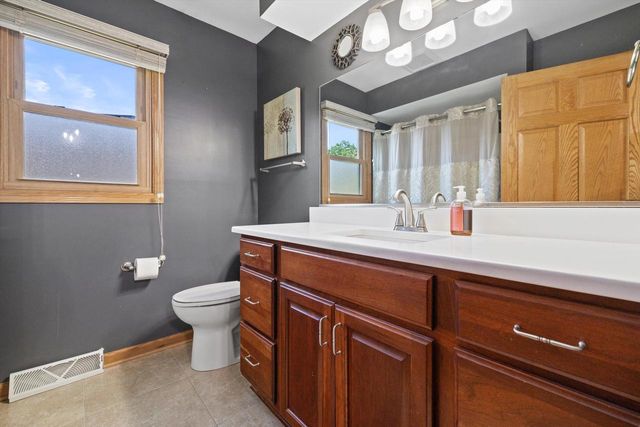 1800 Centennial LANE, Mount Pleasant, WI 53406