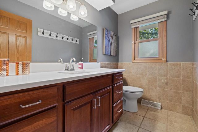 1800 Centennial LANE, Mount Pleasant, WI 53406