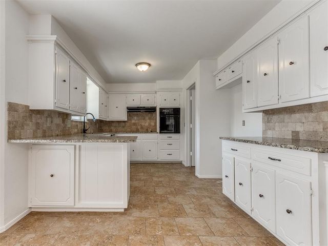 11800 Ashford Drive, Yukon, OK 73099