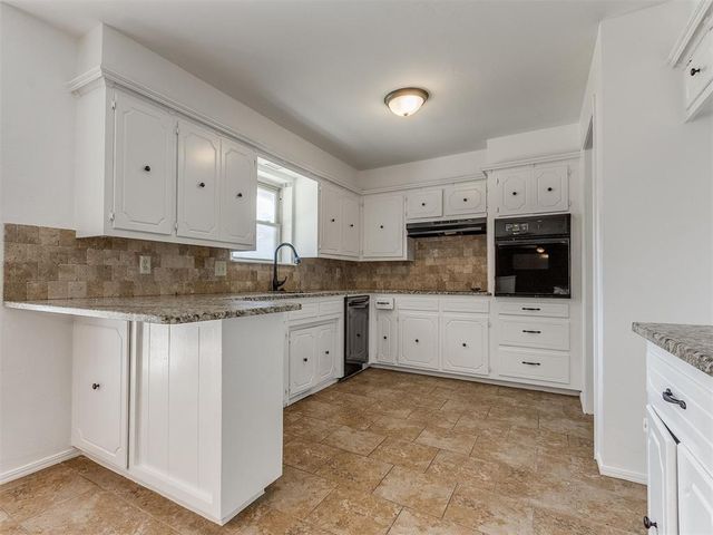 11800 Ashford Drive, Yukon, OK 73099
