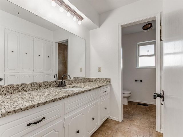 11800 Ashford Drive, Yukon, OK 73099