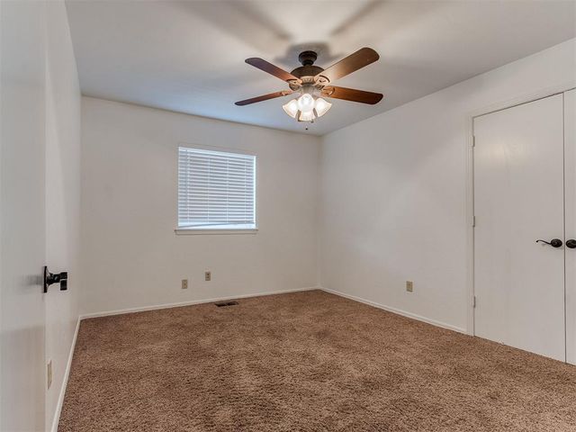 11800 Ashford Drive, Yukon, OK 73099