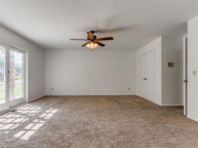 11800 Ashford Drive, Yukon, OK 73099