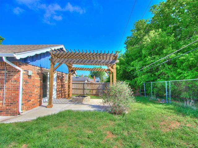 11800 Ashford Drive, Yukon, OK 73099
