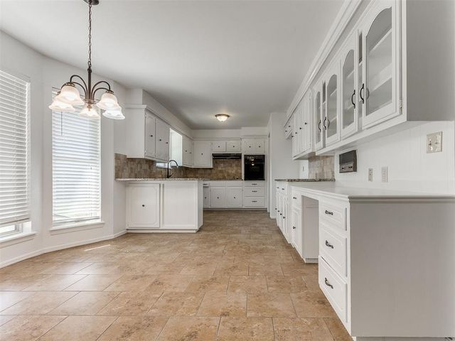 11800 Ashford Drive, Yukon, OK 73099