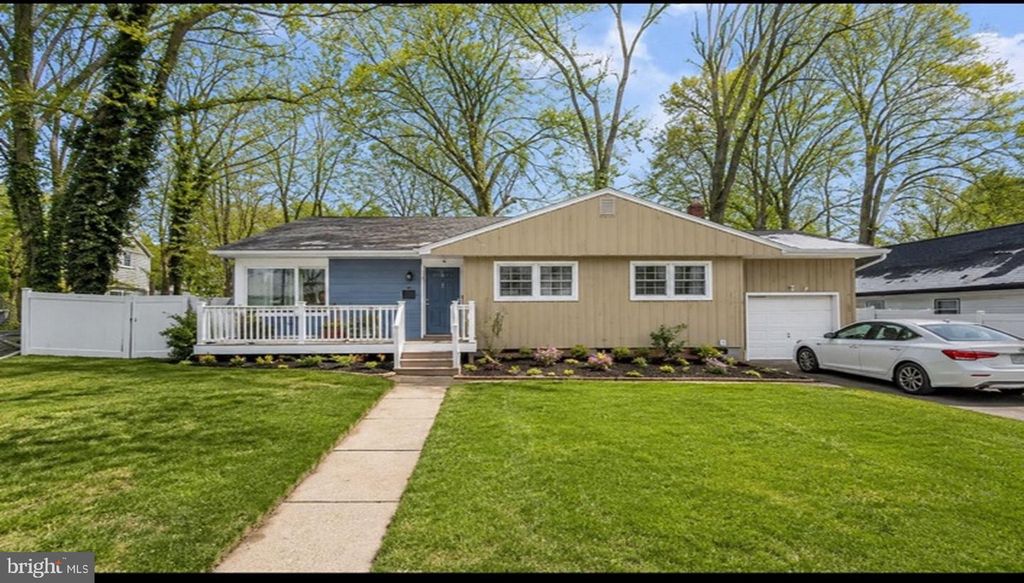 405 E EVESHAM AVE, Magnolia, NJ 08049