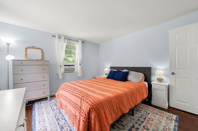 19 Lincoln Drive, Nottingham, NH 03290