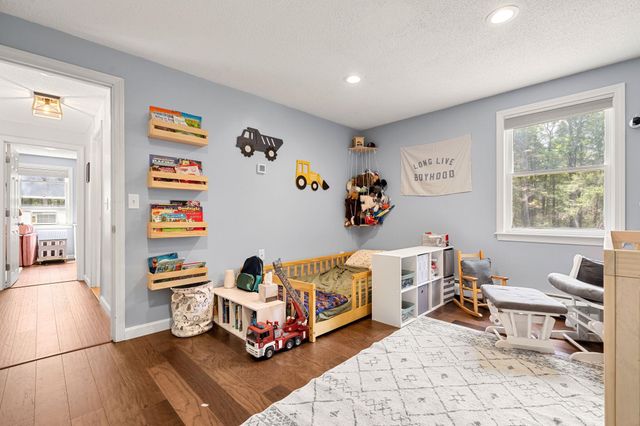 19 Lincoln Drive, Nottingham, NH 03290