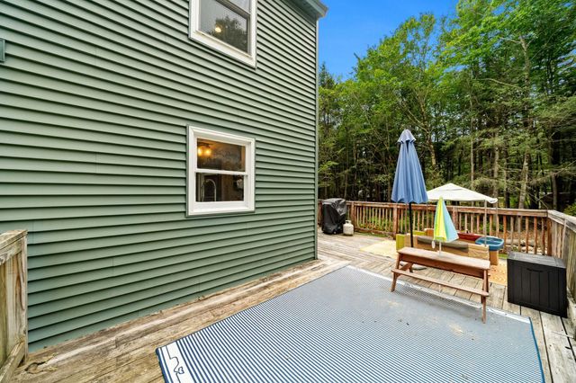 19 Lincoln Drive, Nottingham, NH 03290