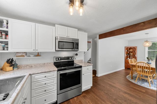 19 Lincoln Drive, Nottingham, NH 03290