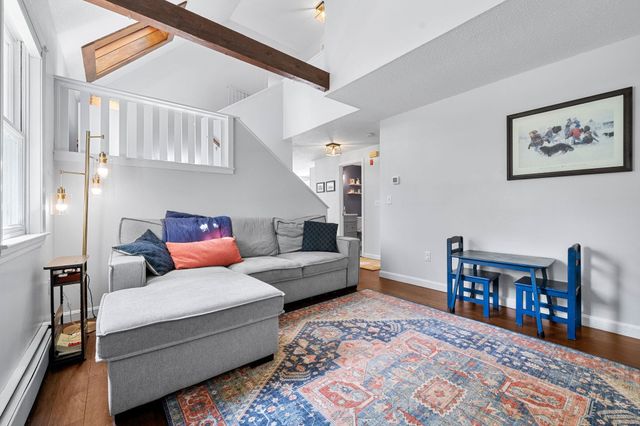 19 Lincoln Drive, Nottingham, NH 03290