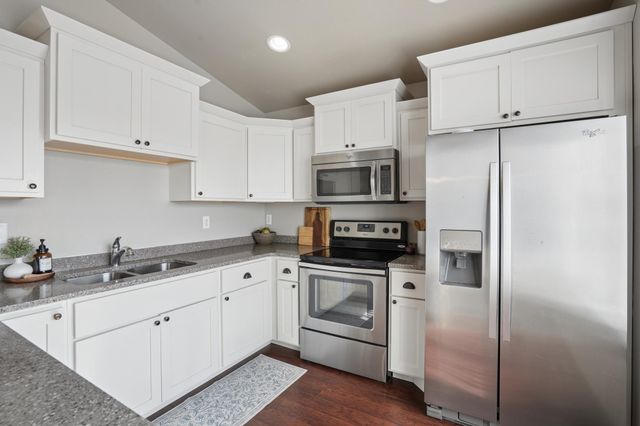 5594 Justice Drive S, Fargo, ND 58104