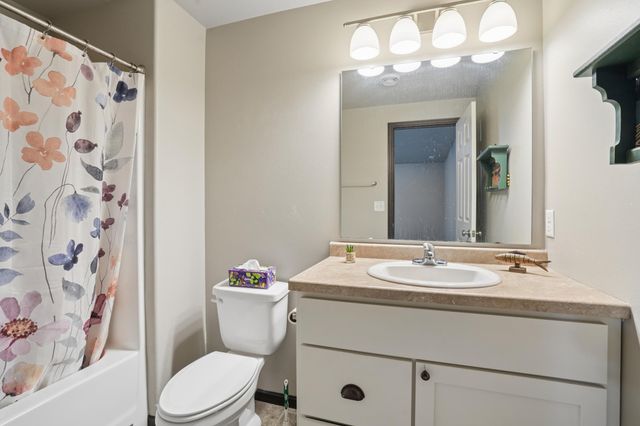 5594 Justice Drive S, Fargo, ND 58104