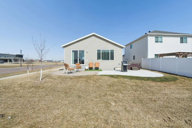 5594 Justice Drive S, Fargo, ND 58104