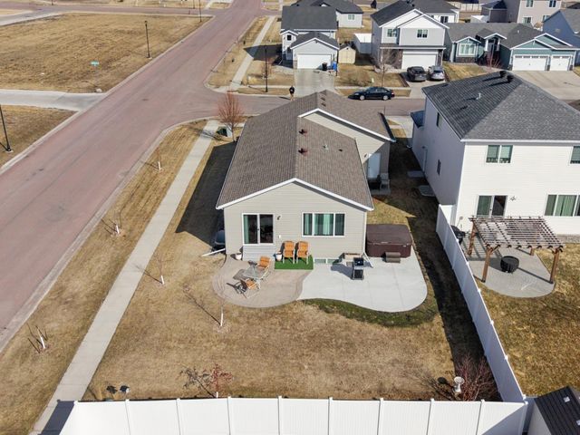 5594 Justice Drive S, Fargo, ND 58104