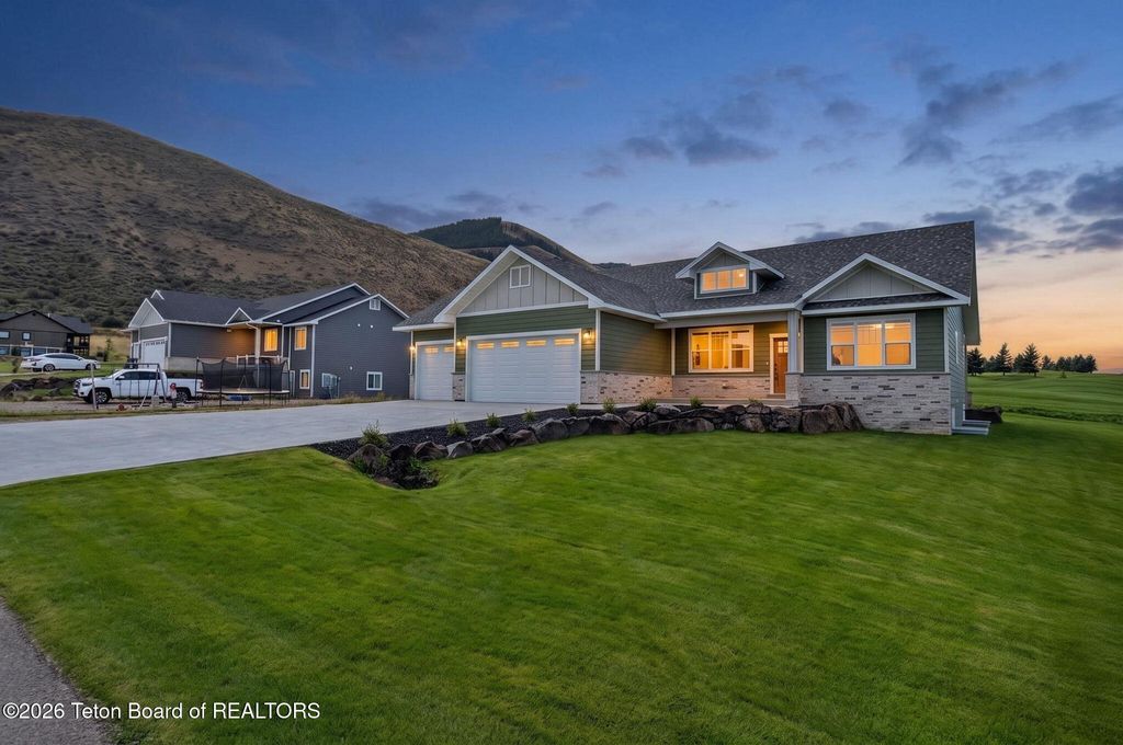 127 E PAPWORTH Lane, Afton, WY 83110 photo 2