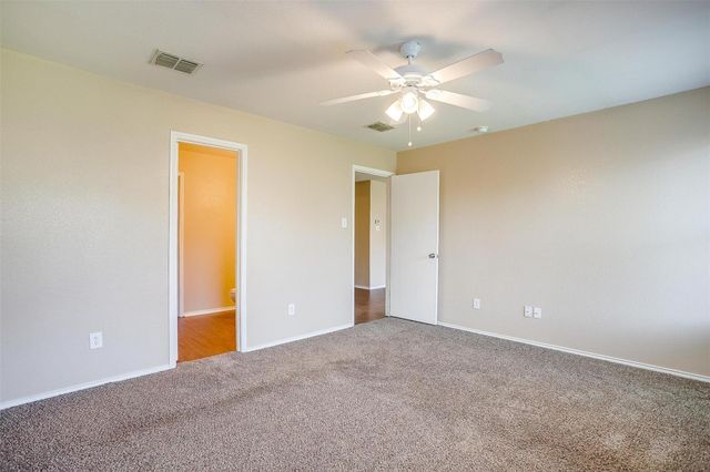 1108 Cottonwood Drive, Crowley, TX 76036