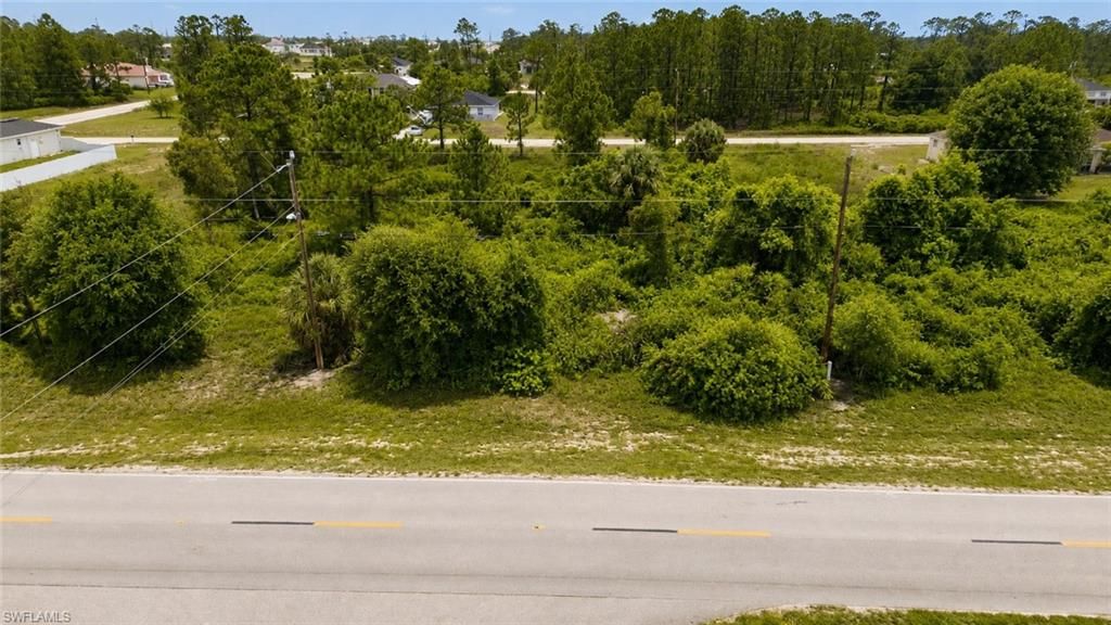 724 Jaguar BLVD, LEHIGH ACRES, FL 33974 — exterior