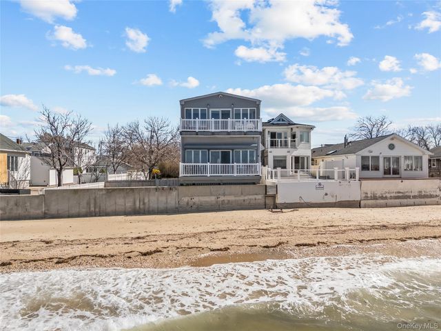 11 Pine Lane A, Bayville, NY 11709