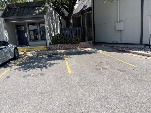 935 La Posada DR 145, Austin, TX 78752