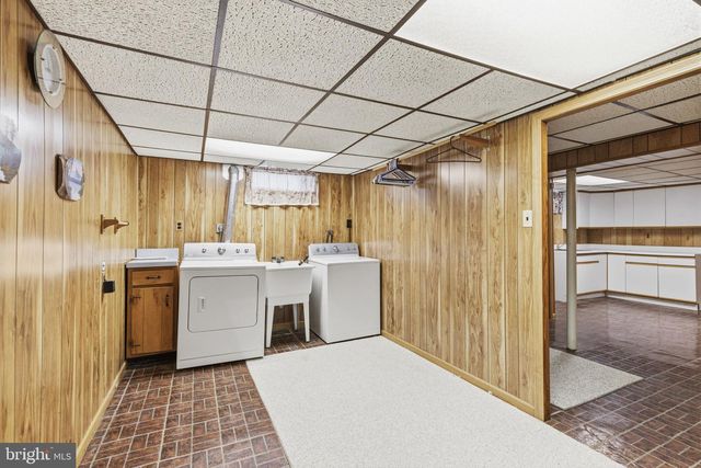 1316 PINE GROVE AVE, Baltimore, MD 21237