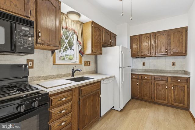 1316 PINE GROVE AVE, Baltimore, MD 21237