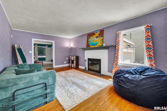 4228 N UNIVERSITY Street, Peoria, IL 61614