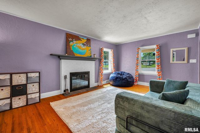 4228 N UNIVERSITY Street, Peoria, IL 61614
