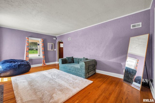 4228 N UNIVERSITY Street, Peoria, IL 61614