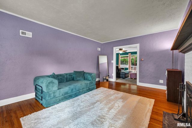 4228 N UNIVERSITY Street, Peoria, IL 61614
