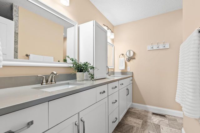 8537 Chanhassen Hills Drive S, Chanhassen, MN 55317