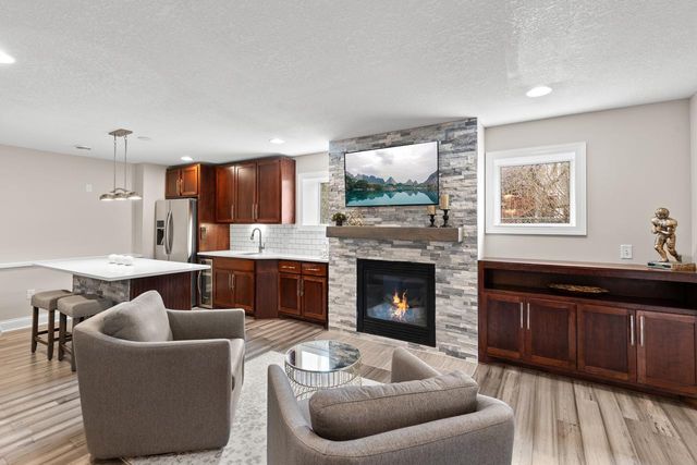 8537 Chanhassen Hills Drive S, Chanhassen, MN 55317