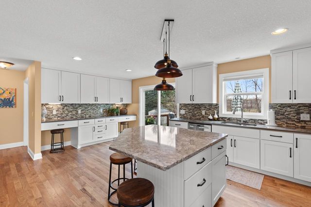 8537 Chanhassen Hills Drive S, Chanhassen, MN 55317