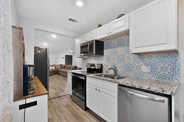 1300 E Mulkey Street, Fort Worth, TX 76104