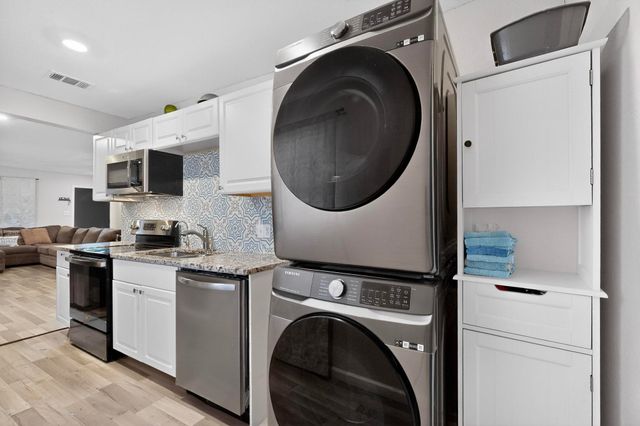 1300 E Mulkey Street, Fort Worth, TX 76104