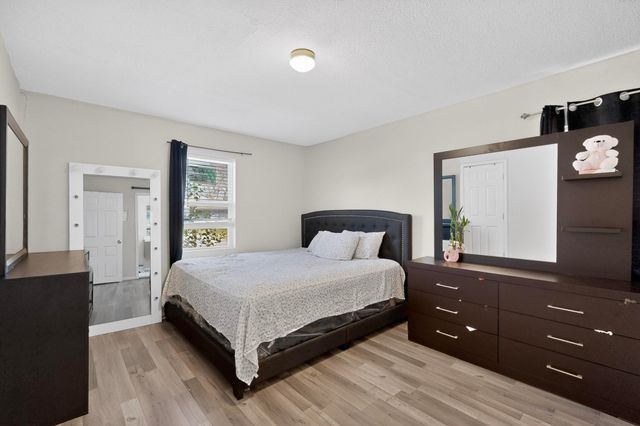 1300 E Mulkey Street, Fort Worth, TX 76104